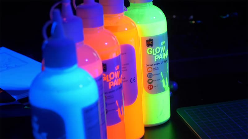 How To Apply Glow in the Dark Spray Paint 